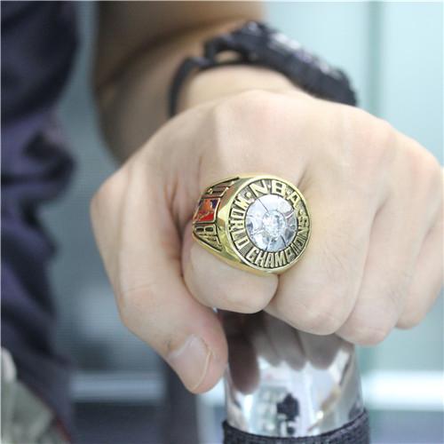 Los Angeles Lakers 1980 NBA Basketball World Championship Ring