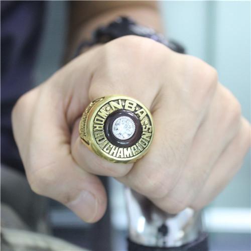 Los Angeles Lakers 1982 NBA Basketball World Championship Ring