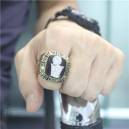 Los Angeles Lakers 1985 NBA Basketball World Championship Ring